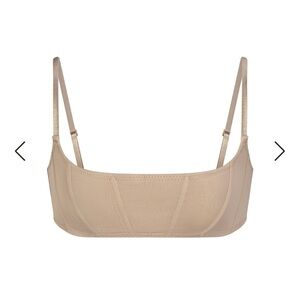 SKIMS: SIGNATURE SWIM CORSET BIKINI TOP
DESERT